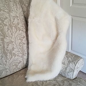 COPY - Perfect condition. White faux fur wrap